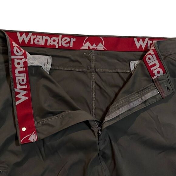 Wrangler Performance Shorts - Picture 5 of 6